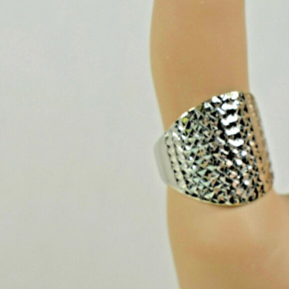 New 18K White Gold Wide Hammered Band Ring Sizable 8 - Picture 3 of 6